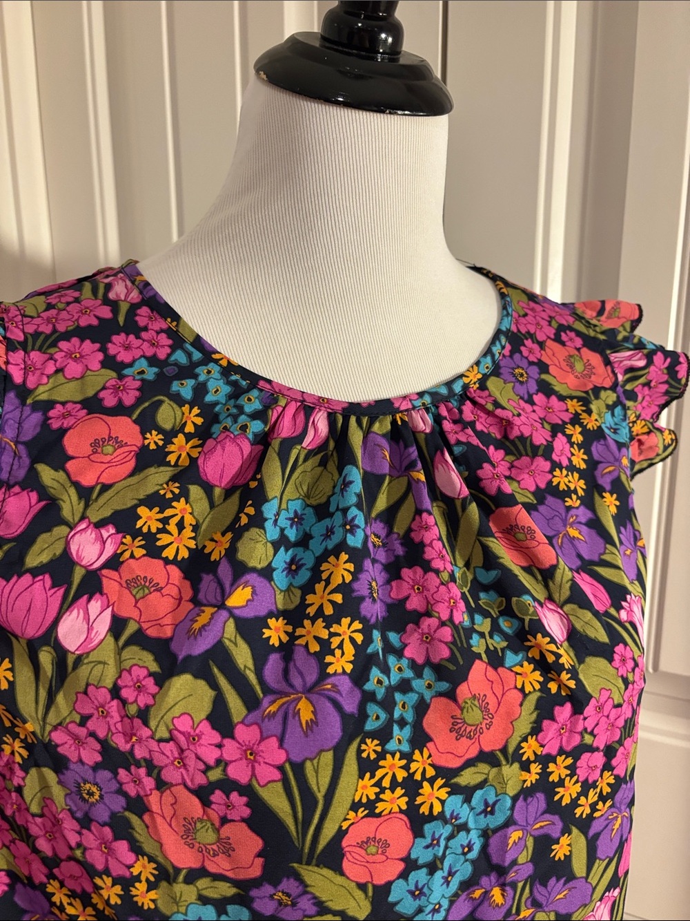 Women's Multicolor Floral Flutter-Sleeve Blouse - Black Base - Picture 5 of 6